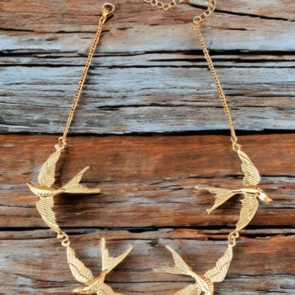 ANTHROPOLOGIE GOLDEN DOVE NECKLACE - Picture 2 of 4